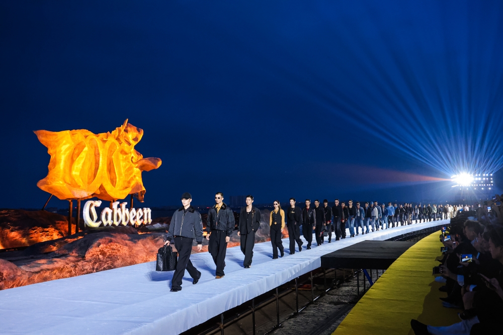 Wind, tide and 80 looks: Malaysia’s Mac Chew adds musical touch to Cabbeen’s Shishi seaside runway