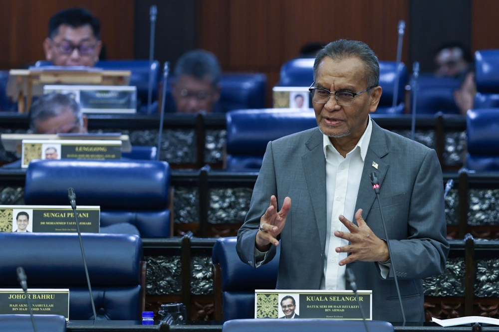 Nearly 72pc of major hospitals record bed waiting times under eight hours, says Dzulkefly