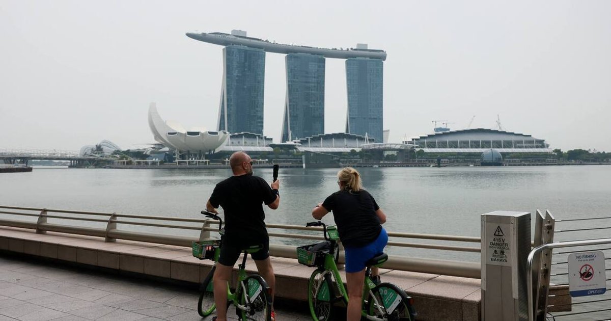 Haze eases in Singapore as residents wake up to improved air quality