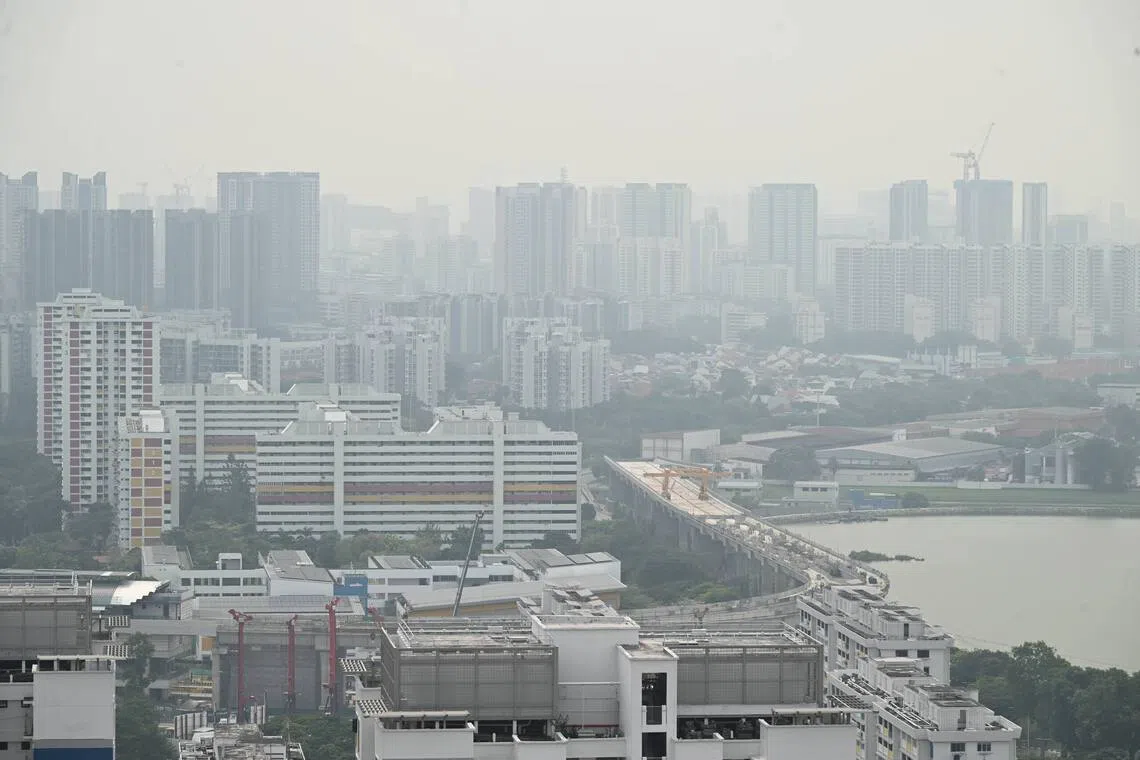 Haze in singapore: Air quality remains unhealthy