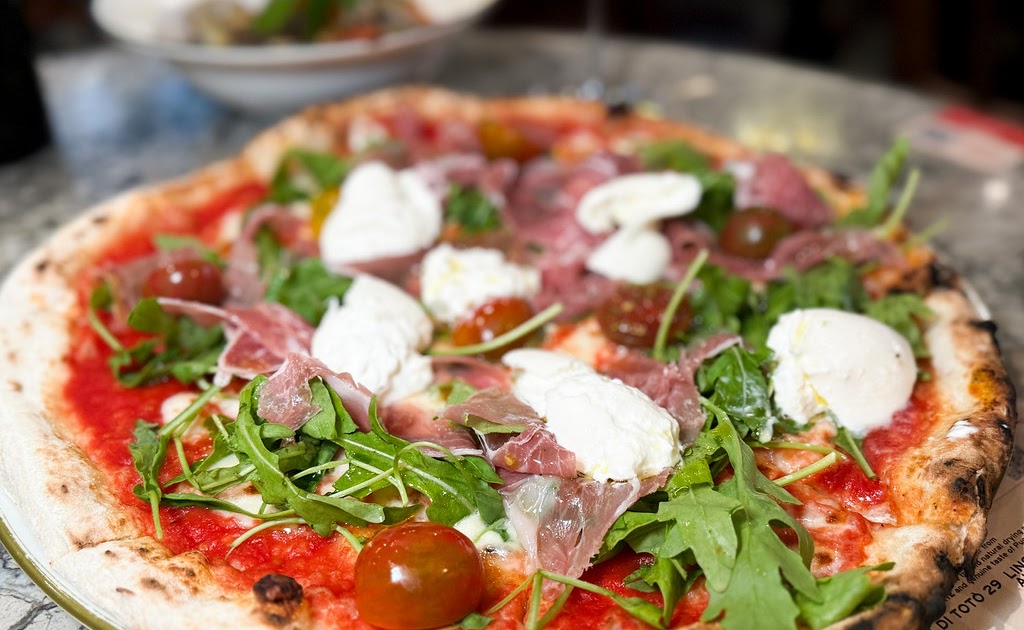 SG Food on Foot | Singapore Food Blog | Best Singapore Food | Singapore Food Reviews: L’Antica Pizzeria Da Michele @ Mercure ICON Singapore City Centre