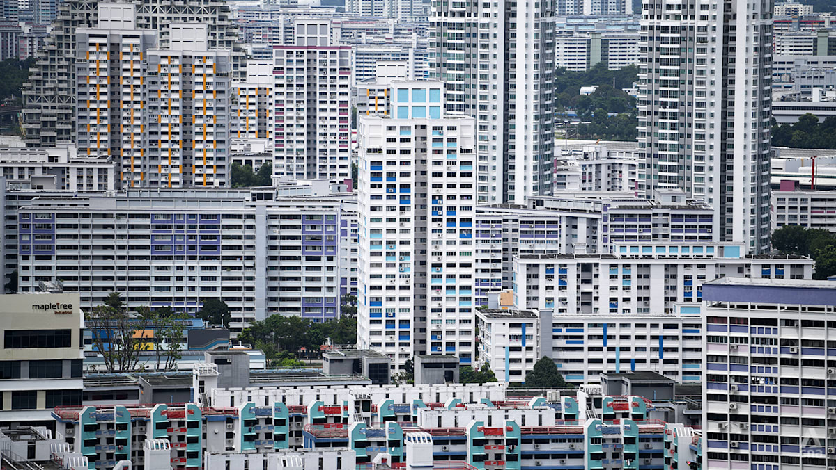 HDB resale prices fall for third consecutive quarter: Flash estimate